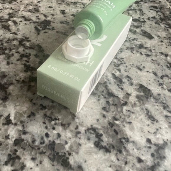 NIB YC Collection Neriah Cream Eyeshadow in forgiveness - Picture 7 of 8